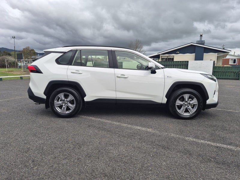 2025 Toyota RAV4 GX, photo 3