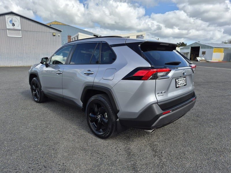 2020 Toyota RAV4 Limited, photo 3