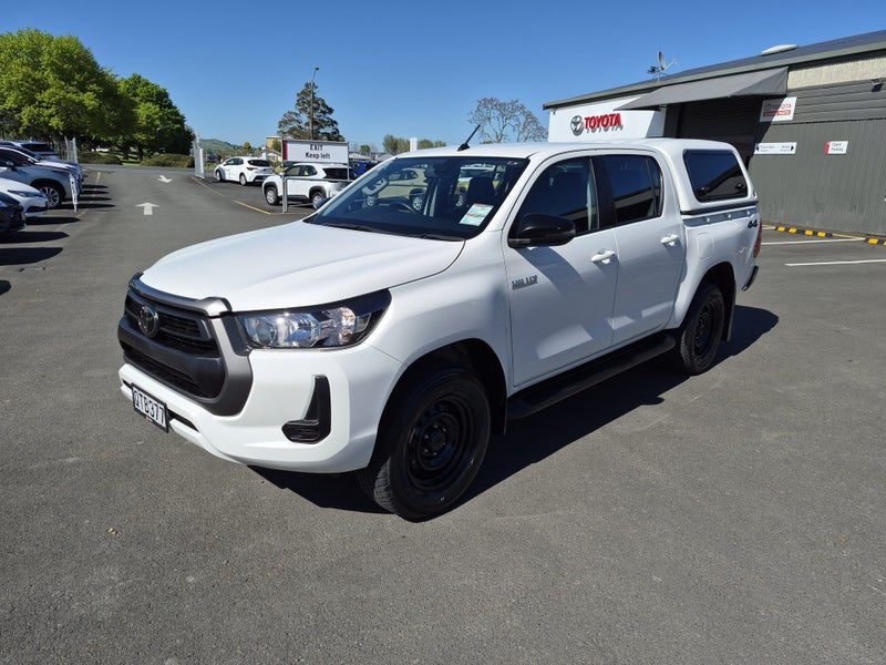 2024 Toyota Hilux SR, photo 2
