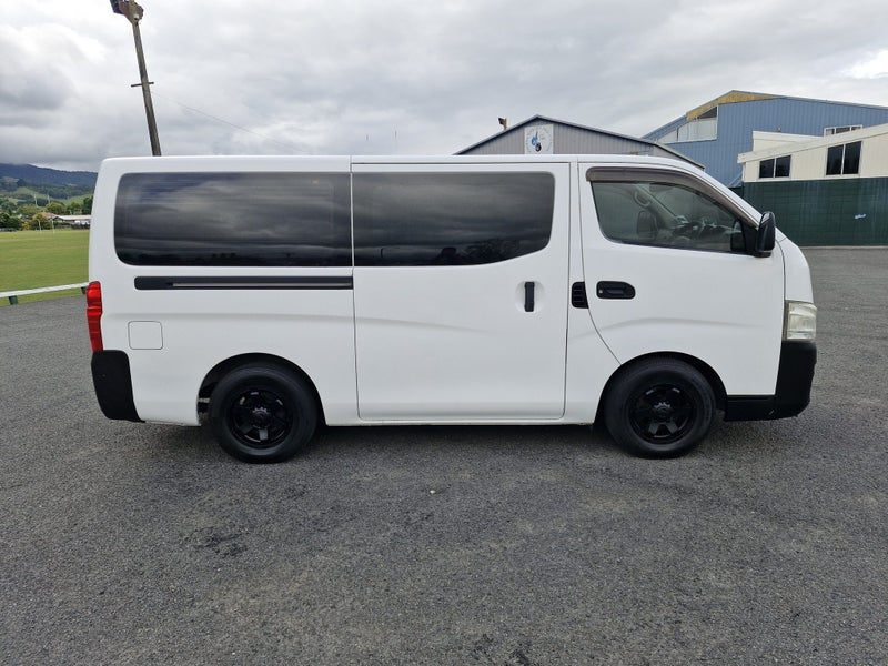 2013 Nissan Caravan NV350 -, photo 3