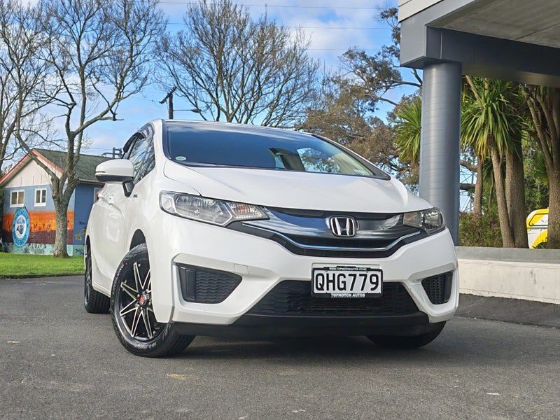 2015 Honda Fit HYBRID/FACELIFT/REVERSE CAMERA!!