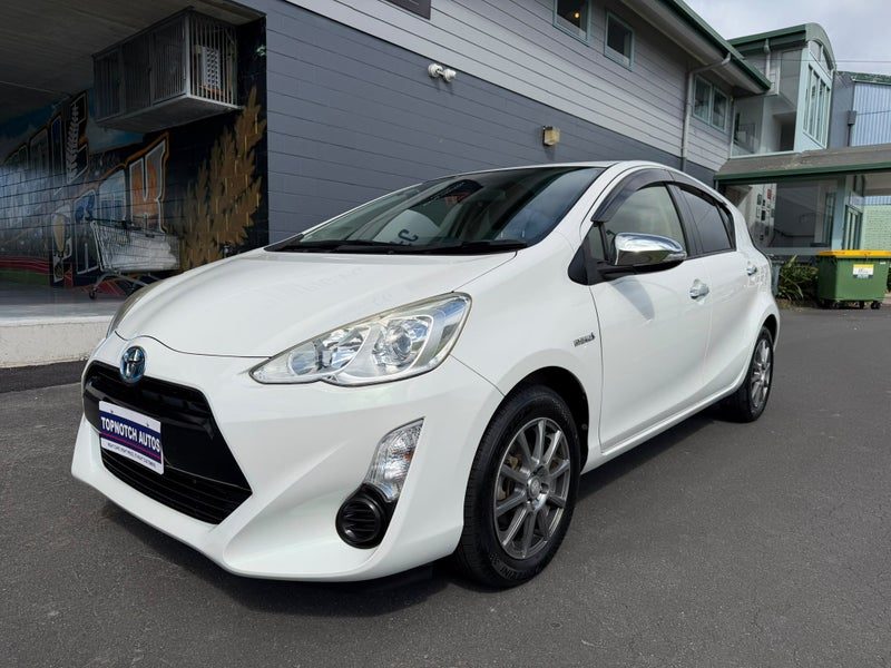 2015 Toyota Aqua G, photo 3