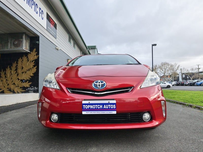 2012 Toyota Prius Alpha, photo 2