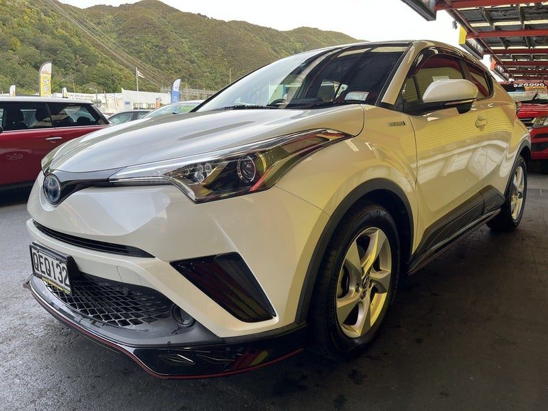 2017 Toyota C-HR HYBRID, photo 3