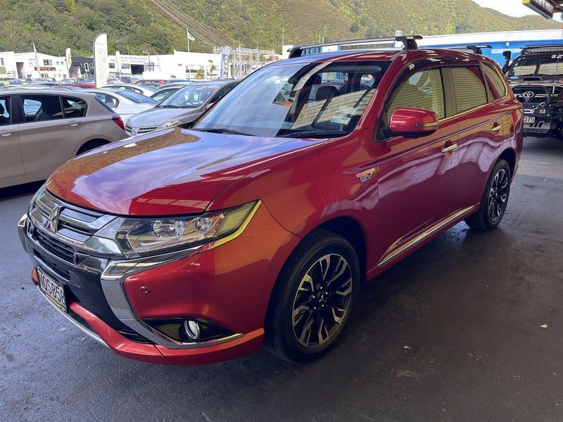 2016 Mitsubishi Outlander PHEV, photo 3