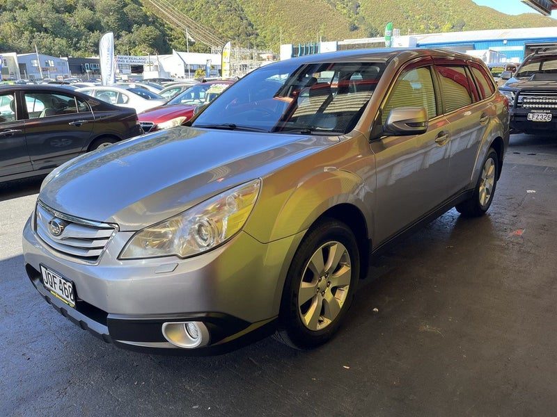 2010 Subaru Legacy, photo 3