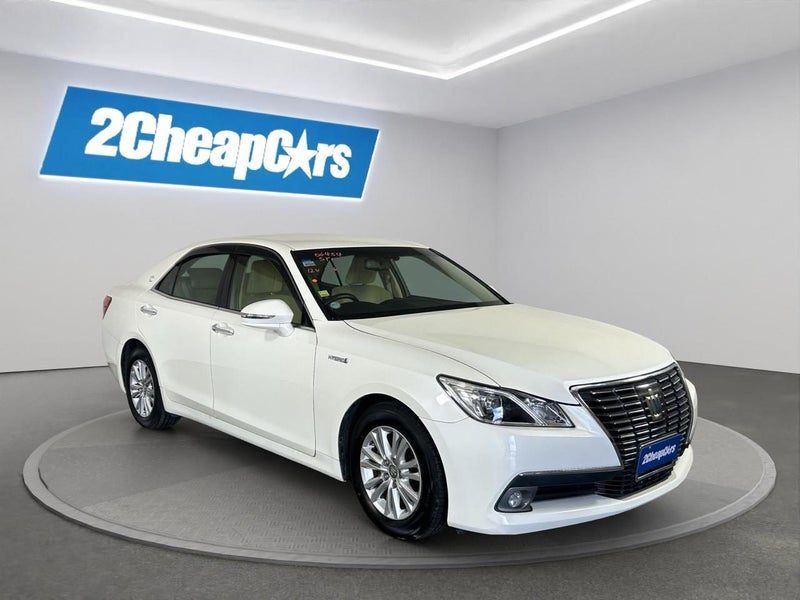 2013 Toyota Crown Hybrid Royal Saloon, photo 3