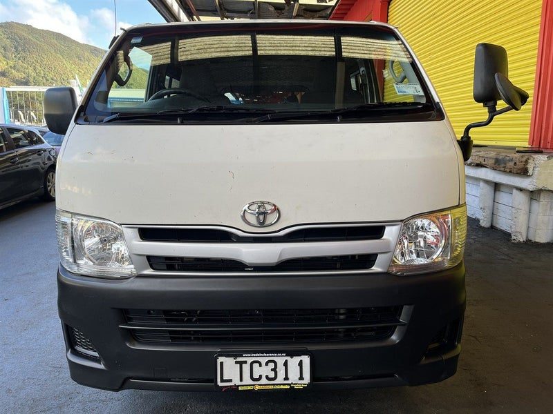 2013 Toyota Hiace 2.0ltr PETROL, photo 2