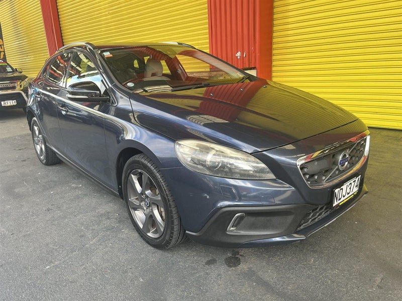 2014 Volvo V40 AWD CROSS COUNTRY