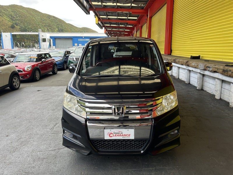 2012 Honda Step Wagon, photo 2
