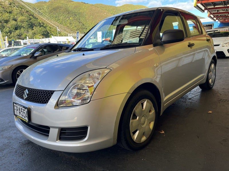 2010 Suzuki Swift GLX 1.5 5DR, photo 3