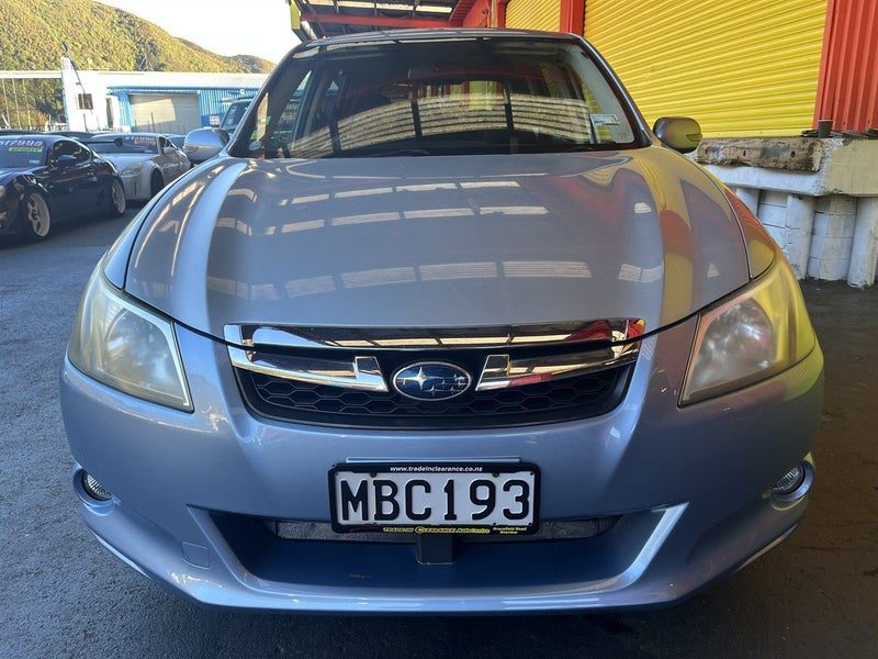 2011 Subaru Exiga AWD, photo 2