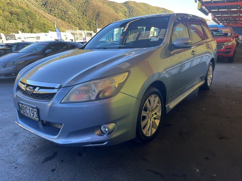 2011 Subaru Exiga AWD, photo 3