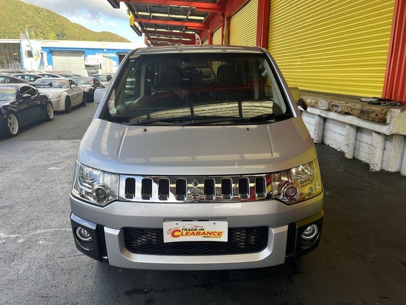2016 Mitsubishi Delica 4wd, photo 2