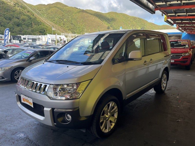 2016 Mitsubishi Delica 4wd, photo 3