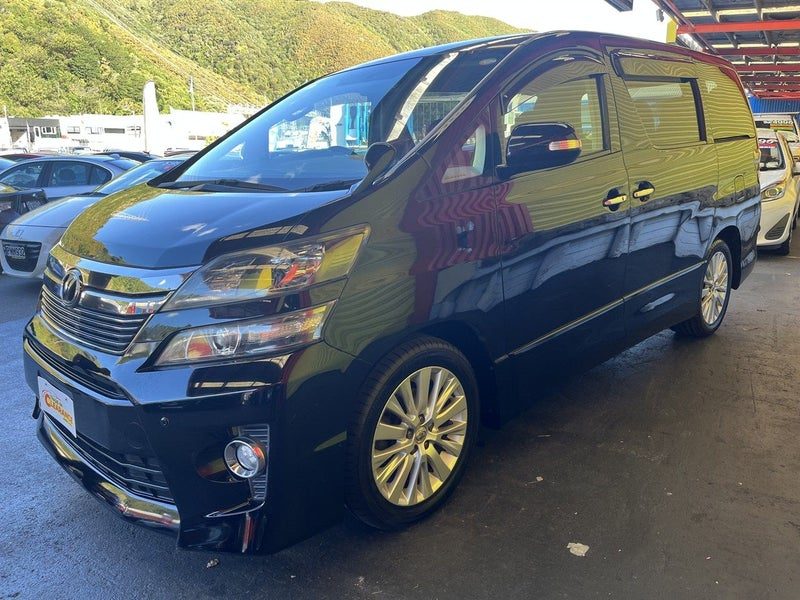 2012 Toyota Vellfire, photo 3