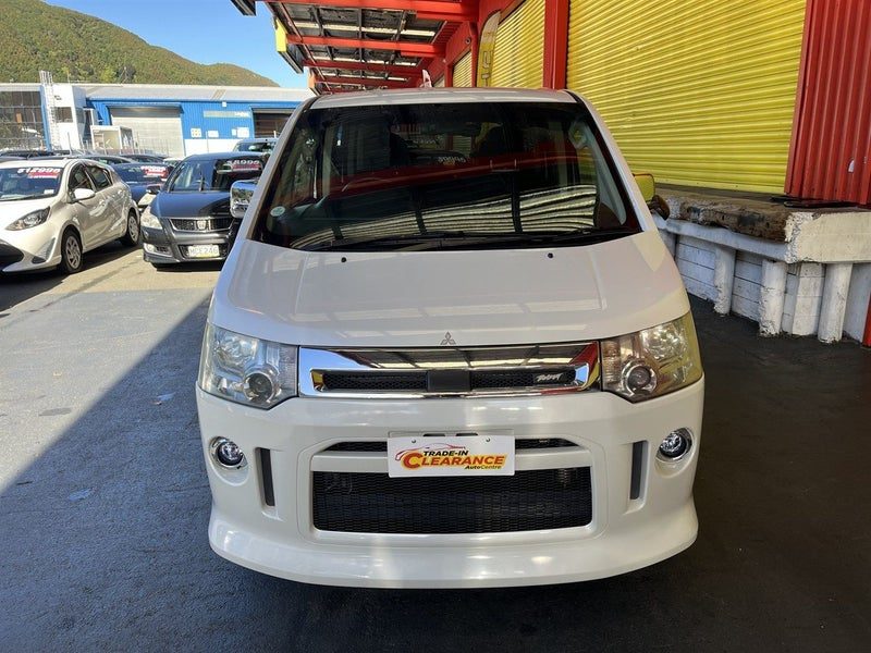 2013 Mitsubishi Delica 4wd, photo 2