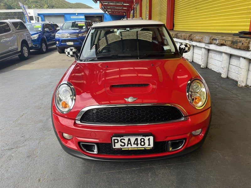 2013 MINI Cooper S, photo 2
