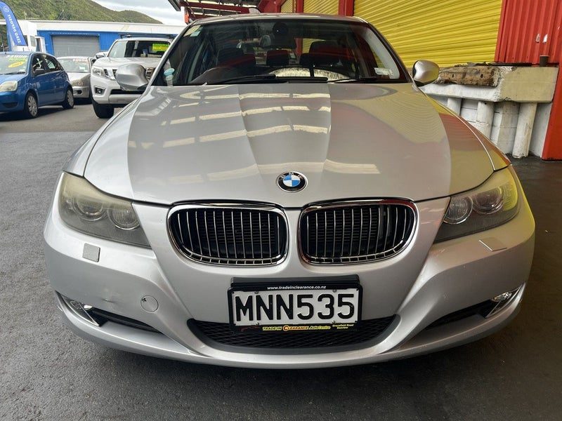 2011 BMW 325i E90, photo 2
