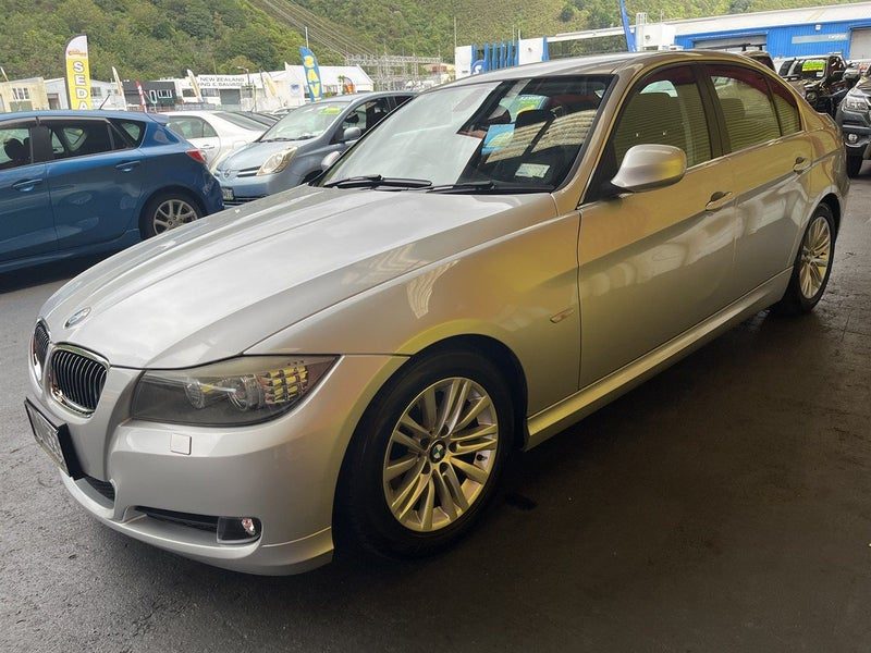 2011 BMW 325i E90, photo 3