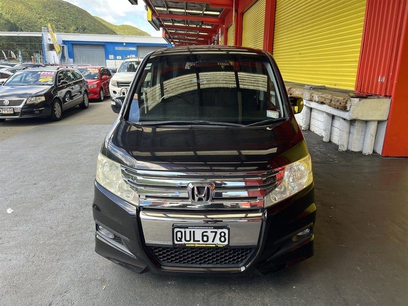 2012 Honda Step Wagon, photo 2