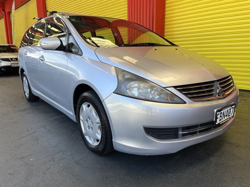 2006 Mitsubishi Chariot GRANDIS