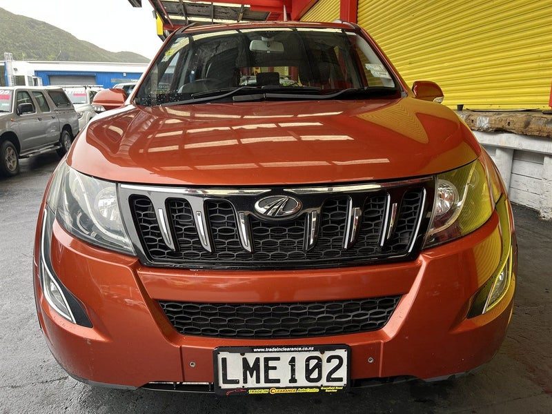 2018 Mahindra XUV W8 2.2D/6AT/SW/5DR, photo 2