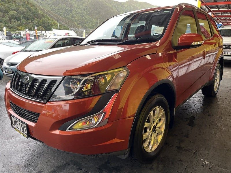 2018 Mahindra XUV W8 2.2D/6AT/SW/5DR, photo 3