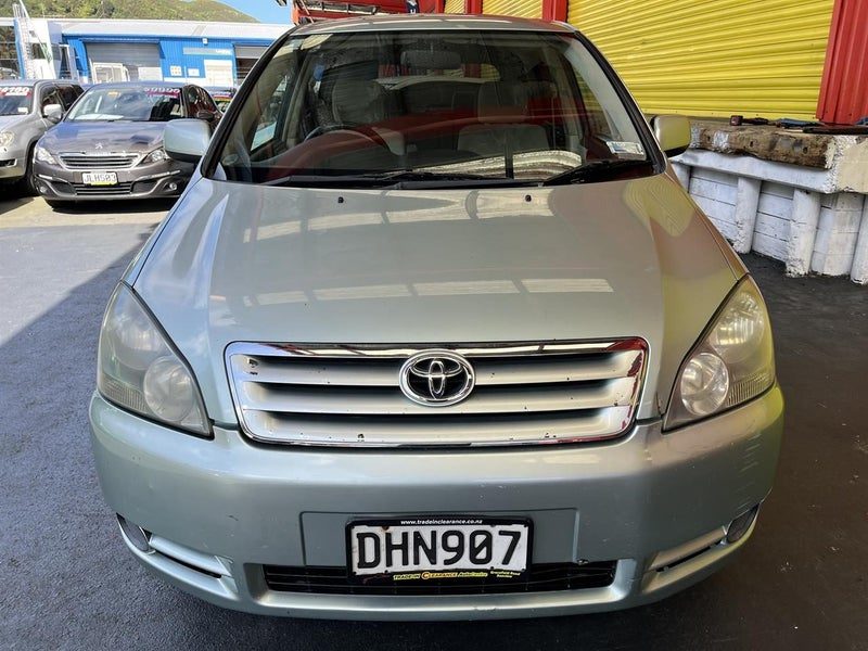 2001 Toyota Ipsum 240i, photo 2