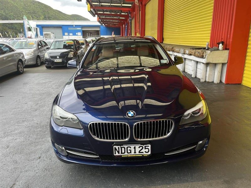 2011 BMW 528i TOURING, photo 2