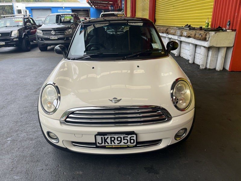 2010 BMW Mini COOPER, photo 2