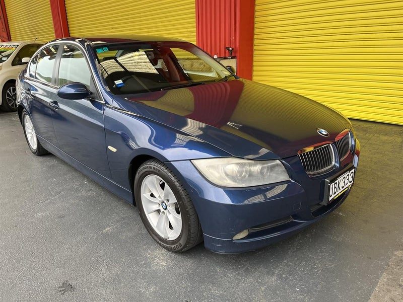 2005 BMW 323i