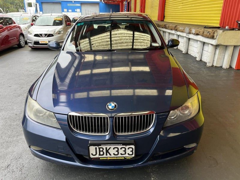 2005 BMW 323i, photo 2