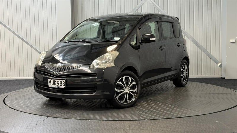 2010 Toyota Ractis 1.5 FWD CVT Automatic