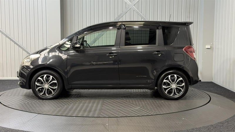 2010 Toyota Ractis 1.5 FWD CVT Automatic, photo 2