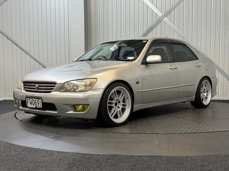2000 Toyota Altezza 6 Speed Manual, photo 3