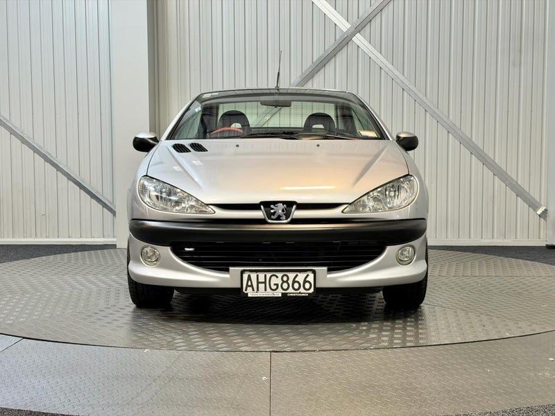 2001 Peugeot 206 CC Coupe Cabriolet 2.0L Manual, photo 2