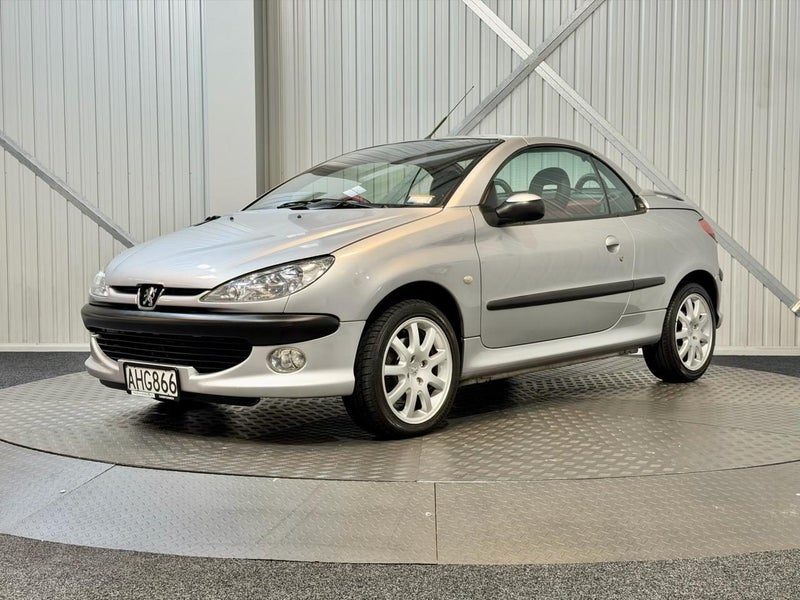 2001 Peugeot 206 CC Coupe Cabriolet 2.0L Manual, photo 3
