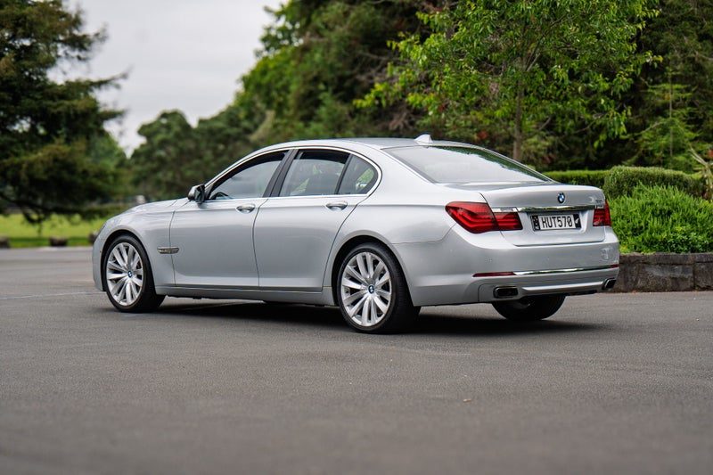 2014 BMW 750i NZ New 2 Owners, photo 3