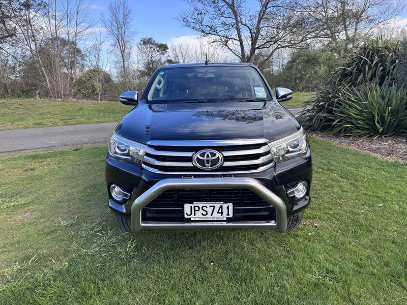 2016 Toyota Hilux SR 5 Limited, photo 2