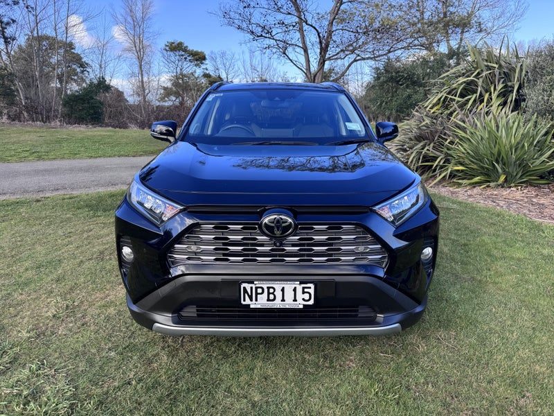 2021 Toyota RAV4 Limited, photo 2