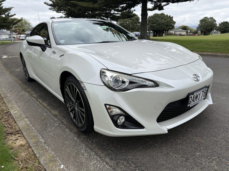 2014 Toyota 86 2.0P Automatic Coupe, photo 3