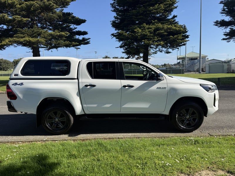 2024 Toyota Hilux SR5, photo 2