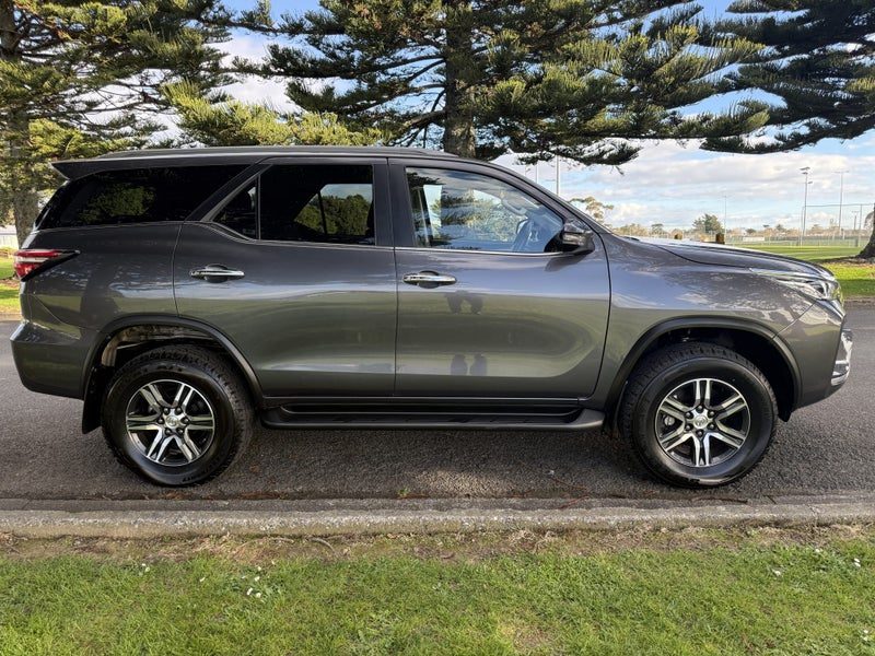 2023 Toyota Fortuner GXL 2.8DT Automatic 4WD Wagon, photo 2