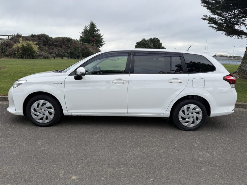 2020 Toyota Corolla Fielder, photo 3