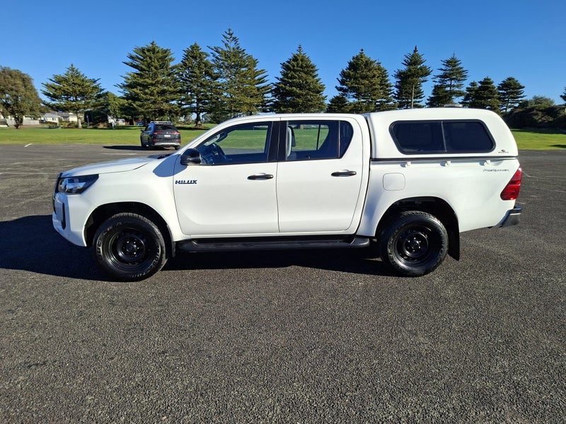2022 Toyota Hilux SR, photo 2