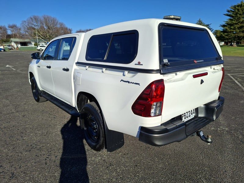 2022 Toyota Hilux SR, photo 3