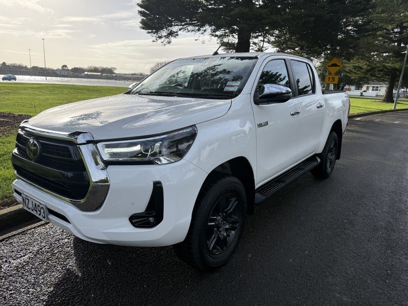 2022 Toyota Hilux SR5