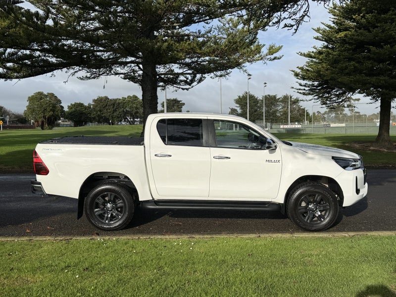 2022 Toyota Hilux SR5, photo 2