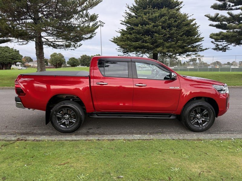2023 Toyota Hilux SR5, photo 2
